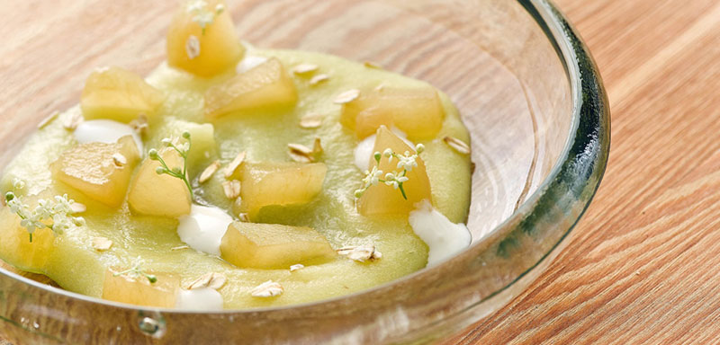 RECEPTA: Poma (en sobrecocció) amb iogurt de flor de saüc 